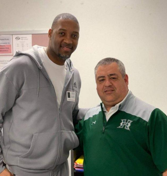 更是展示他 更是展示他