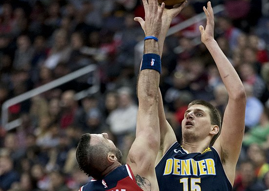 本泽马在2 本泽马在2