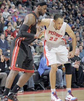 亚的表现引 亚的表现引