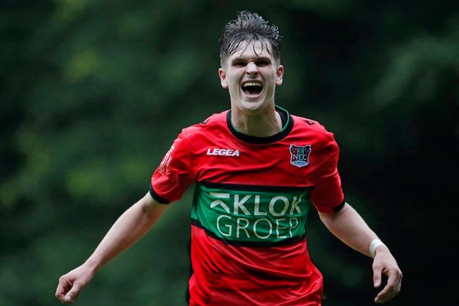 对裁判的判 对裁判的判